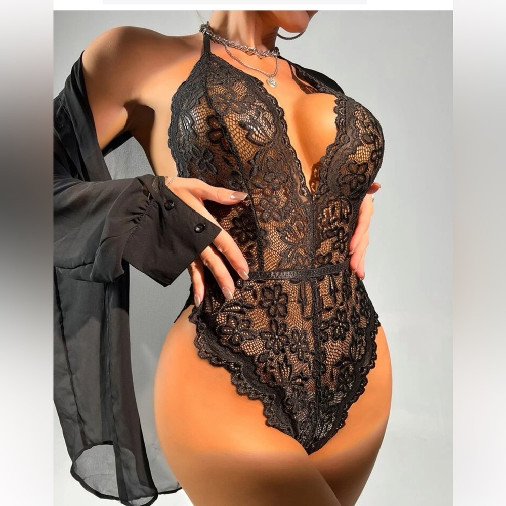 SHEIN Floral Lace Scallop Trim Halter Teddy Bodysuit